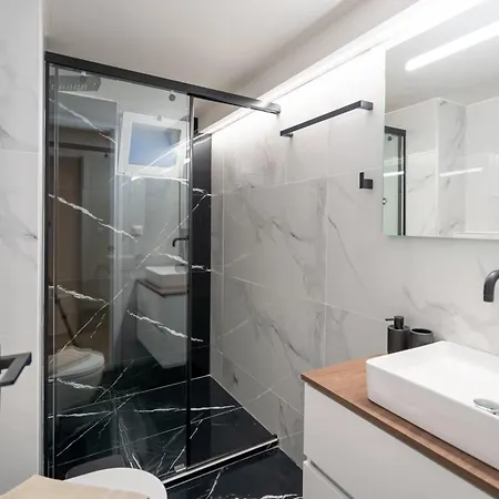 Vdg Luxury Seafront Διαμέρισμα *